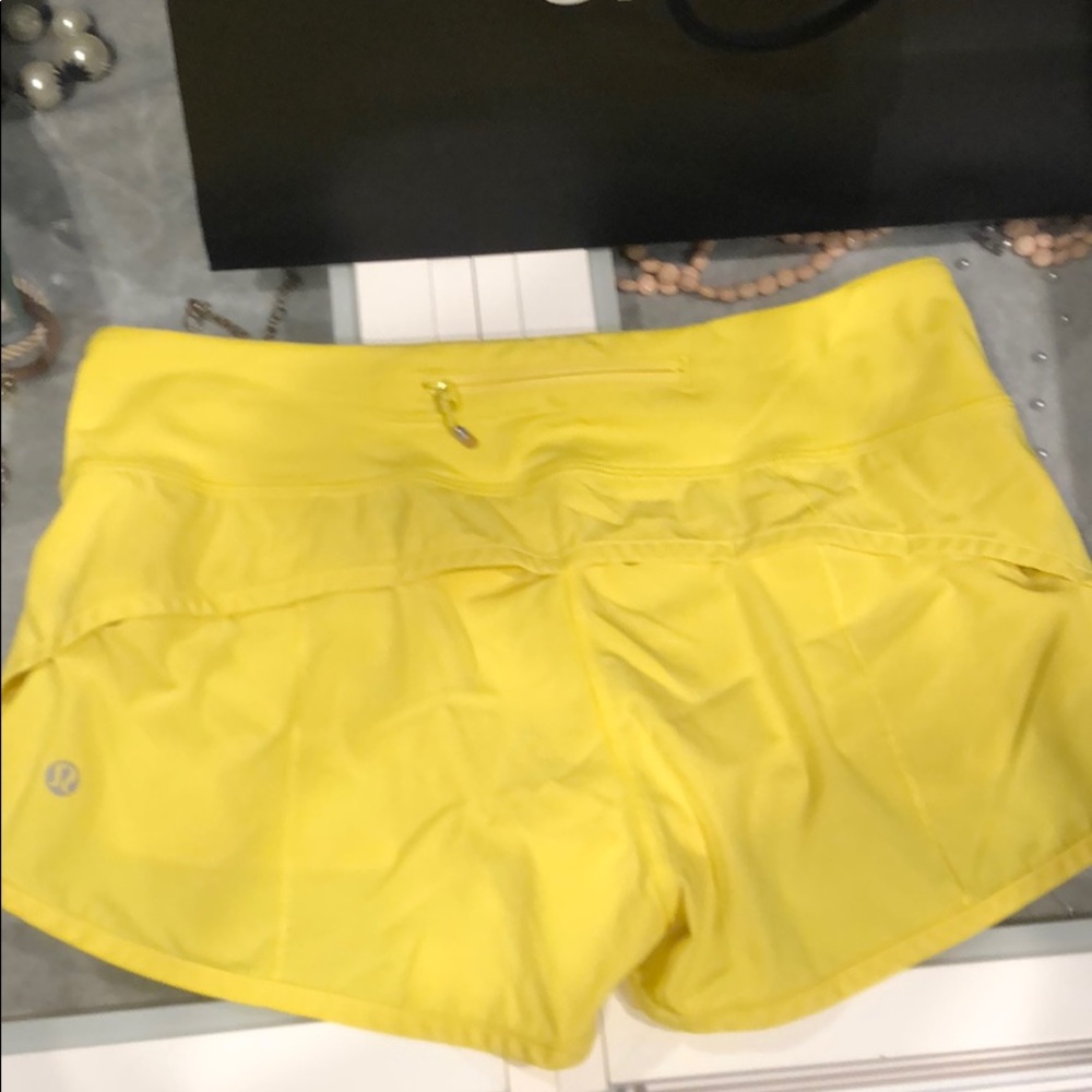 Lululemon Speed Up short 2.5 inch yellow